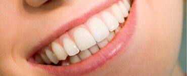 Cele cinci lucruri care nu ar trebui să-ți lipsească din casă pentru dinți sănătoși, conform stomatologilor